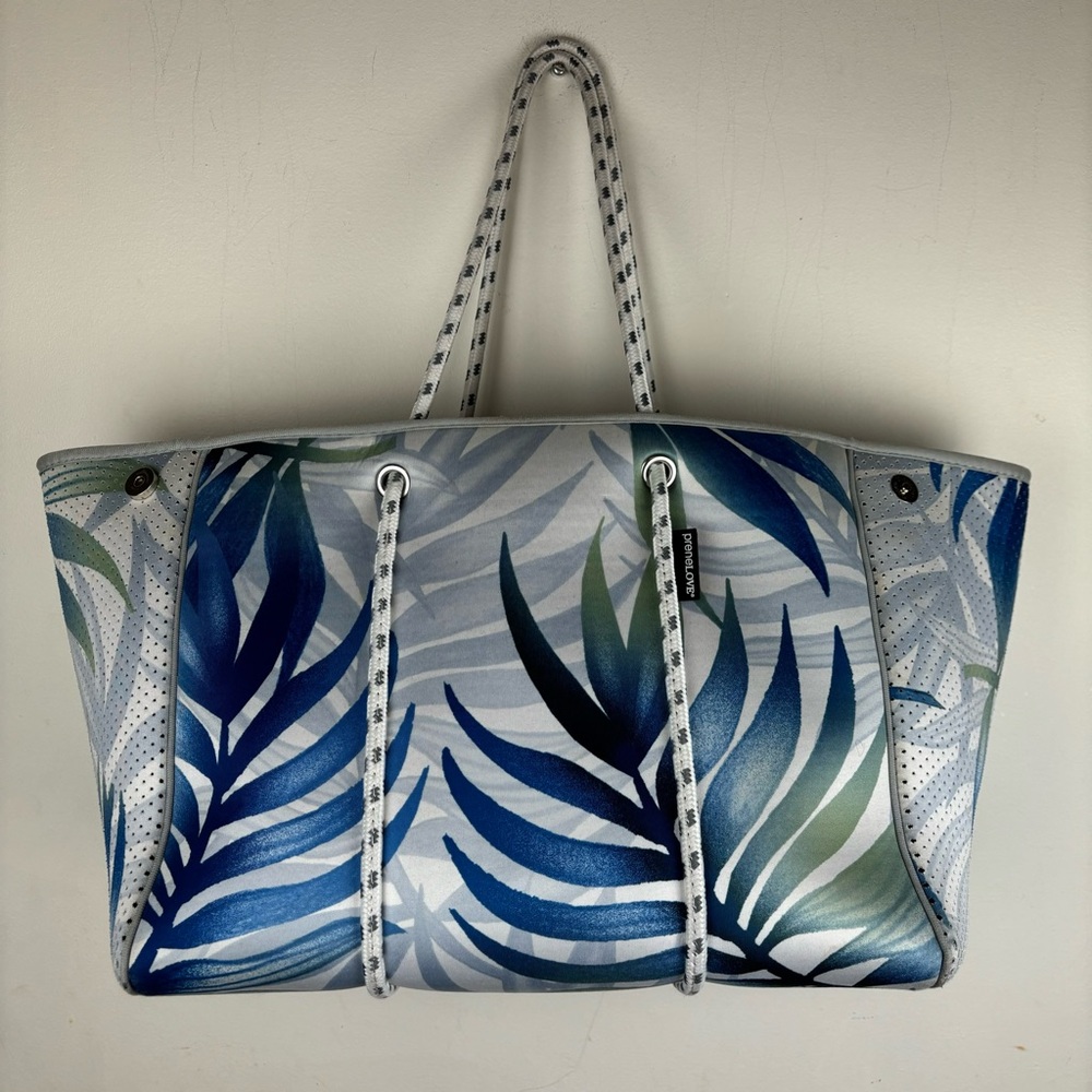 preneLOVE large Neoprene Tote in blue palm print